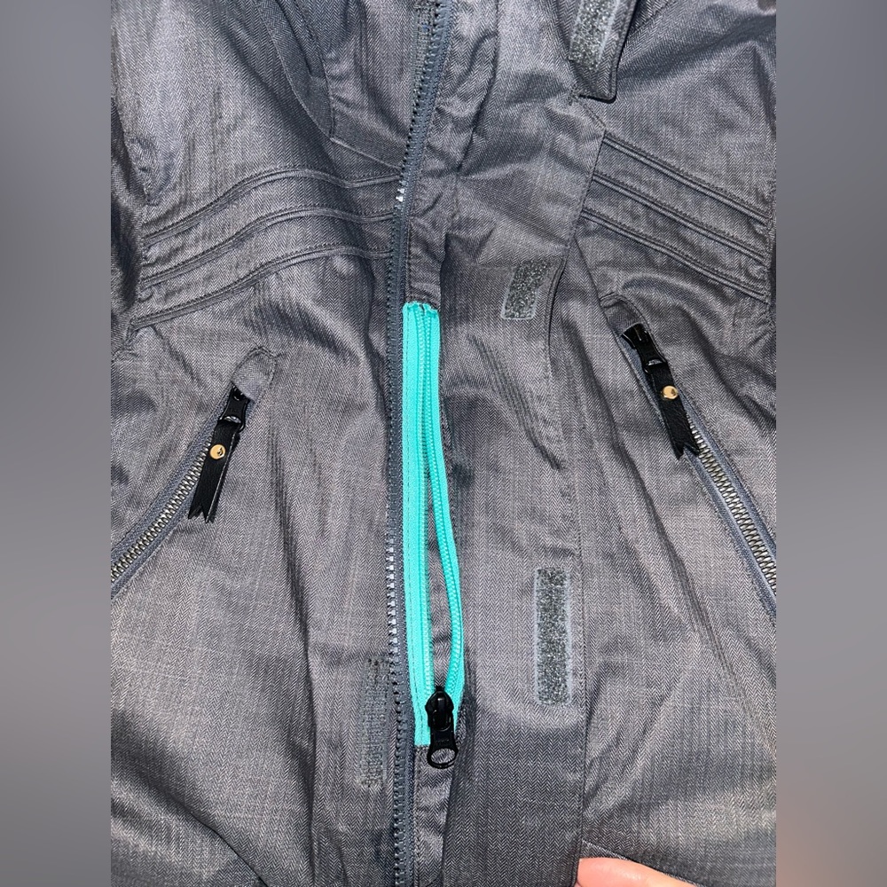 Volcom Snowboarding Jacket Size Small - image 3